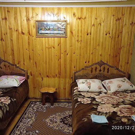 "Різьбярська Садиба" Slavske Room photo